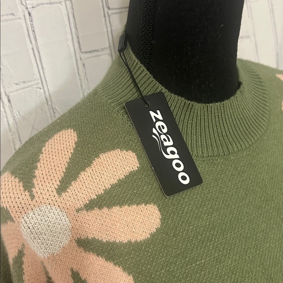 Zeagoo Olive Floral Women's Sweater - Picture 2 of 4